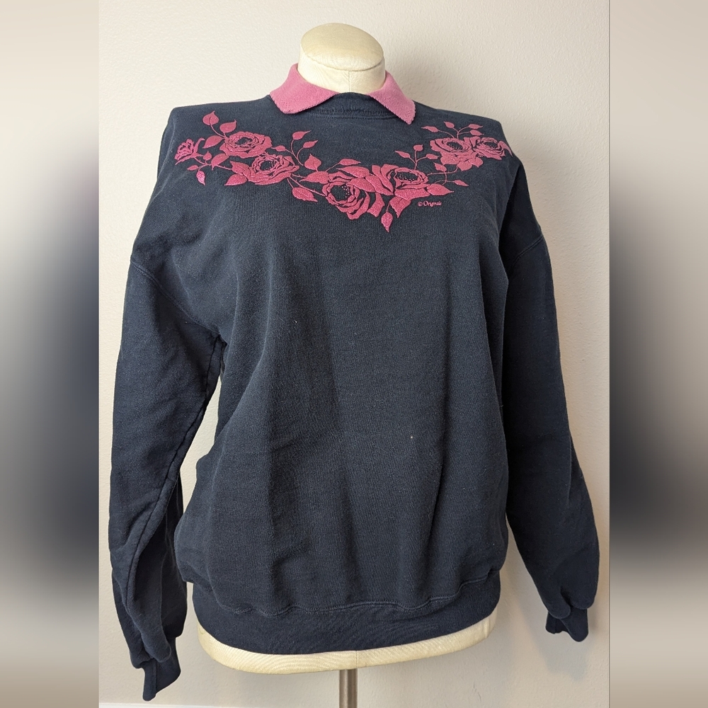 Vintage Black Large Sweatshirt with Pink Floral Design